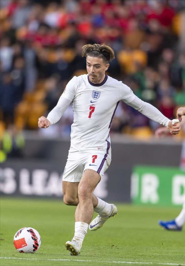 他坚持采用 他坚持采用